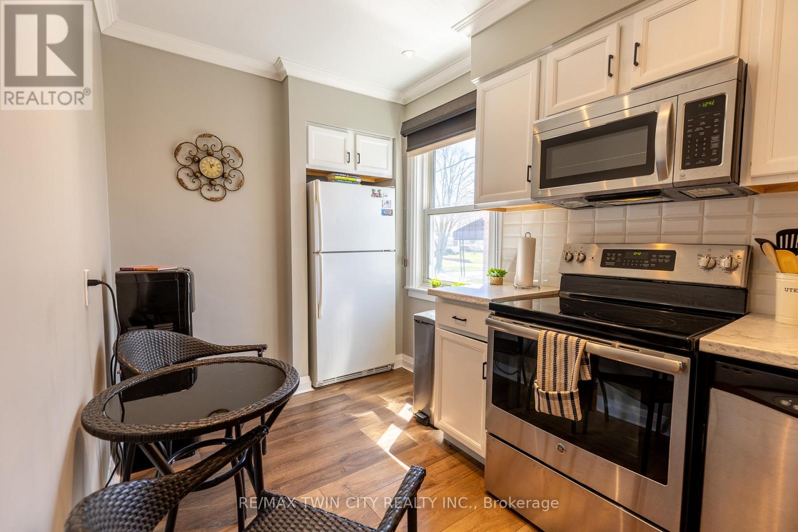 110 Lorne Crescent, Kitchener, Ontario  N2M 3Y5 - Photo 10 - X13040334