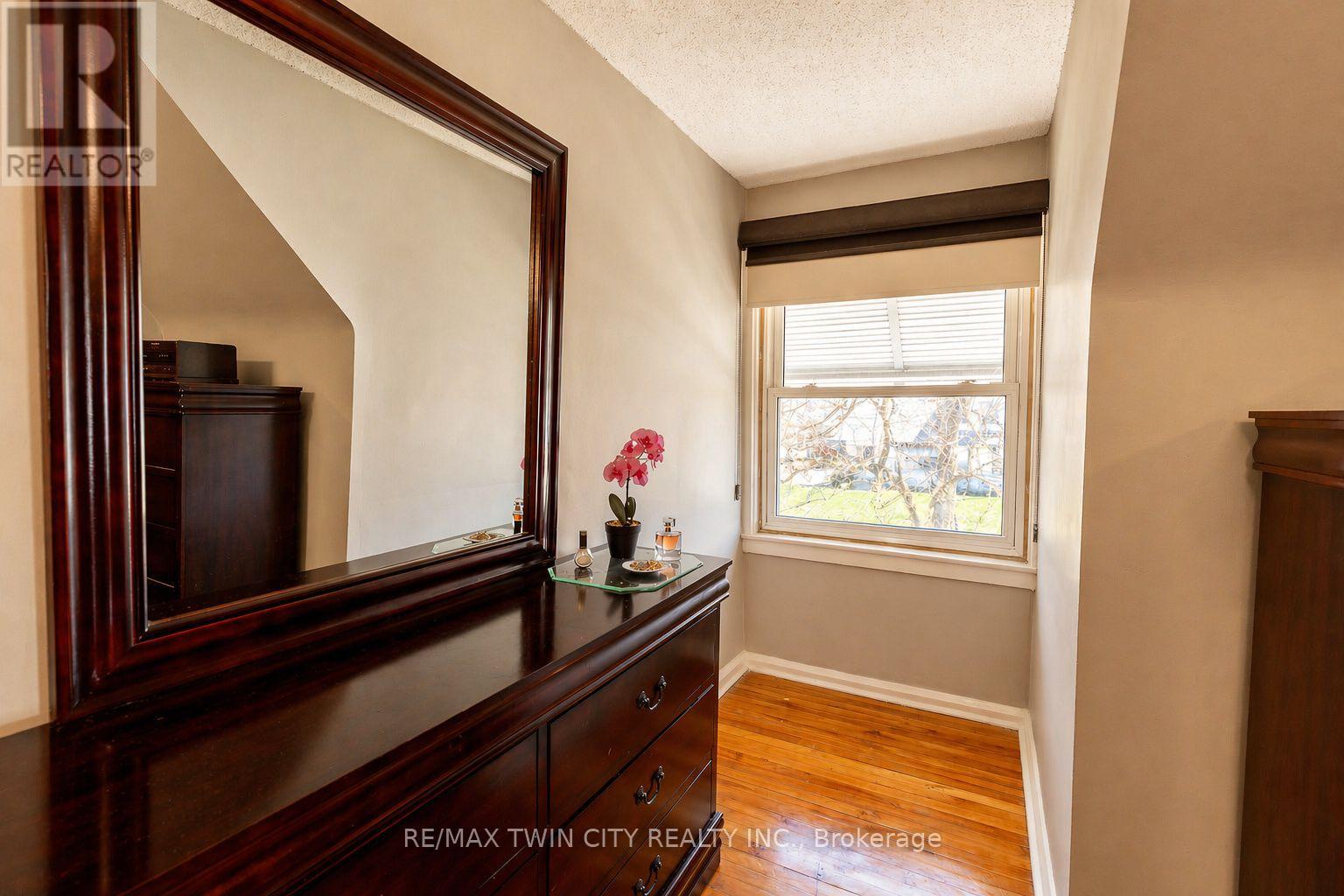 110 Lorne Crescent, Kitchener, Ontario  N2M 3Y5 - Photo 17 - X13040334