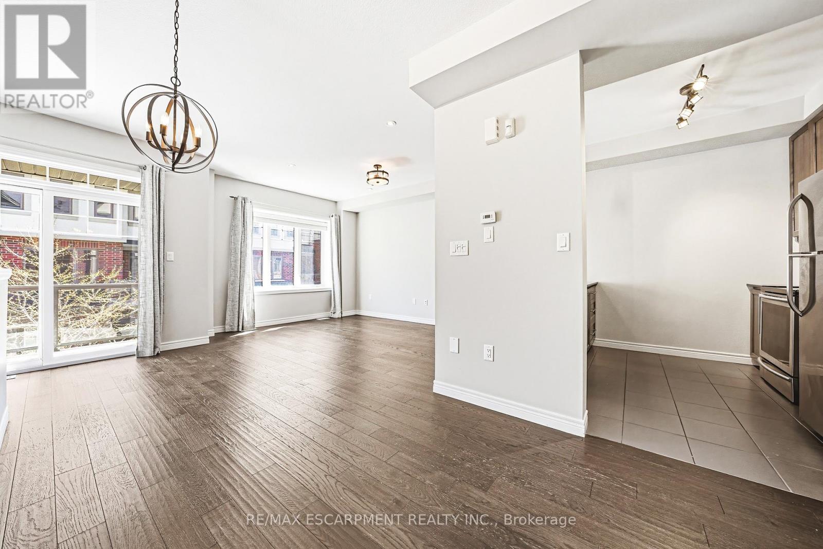 4 Bird Lane, Hamilton, Ontario  L9G 0G7 - Photo 8 - X13040372