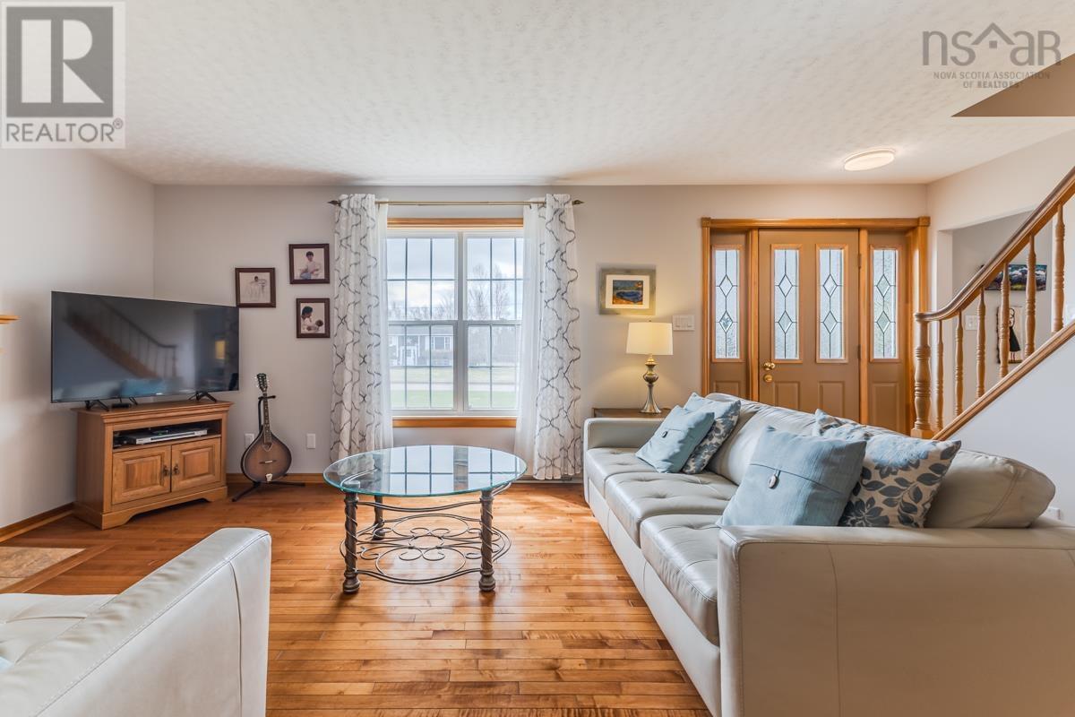 53 Meadowland Avenue, Bible Hill, Nova Scotia  B2N 6H6 - Photo 11 - 202608487
