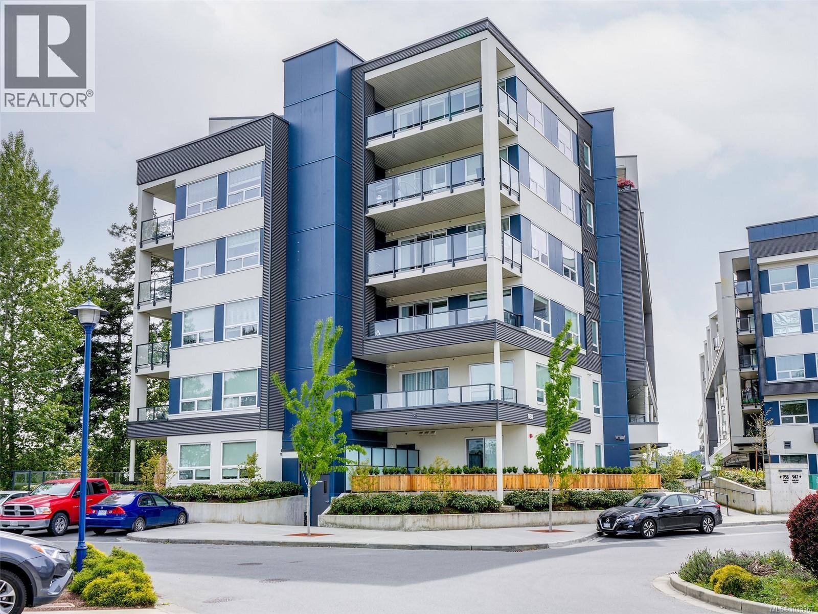 607 958 Pharoah Mews, Langford, British Columbia  V9B 7A1 - Photo 1 - 1033367