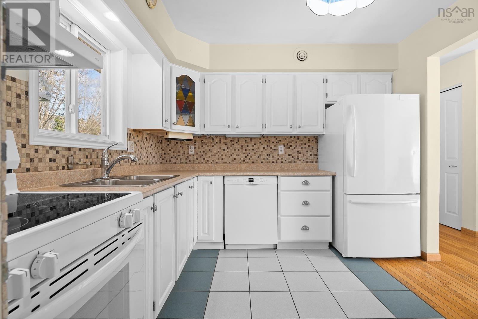 210 Churchill Downs Circle, Lower Sackville, Nova Scotia  B4E 2J7 - Photo 8 - 202608486