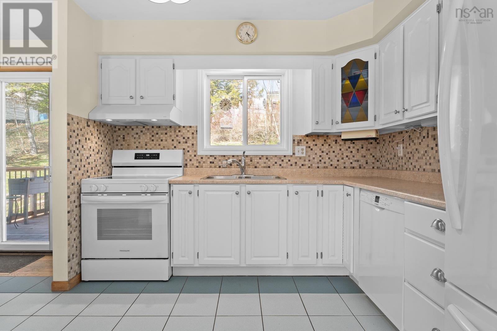 210 Churchill Downs Circle, Lower Sackville, Nova Scotia  B4E 2J7 - Photo 6 - 202608486