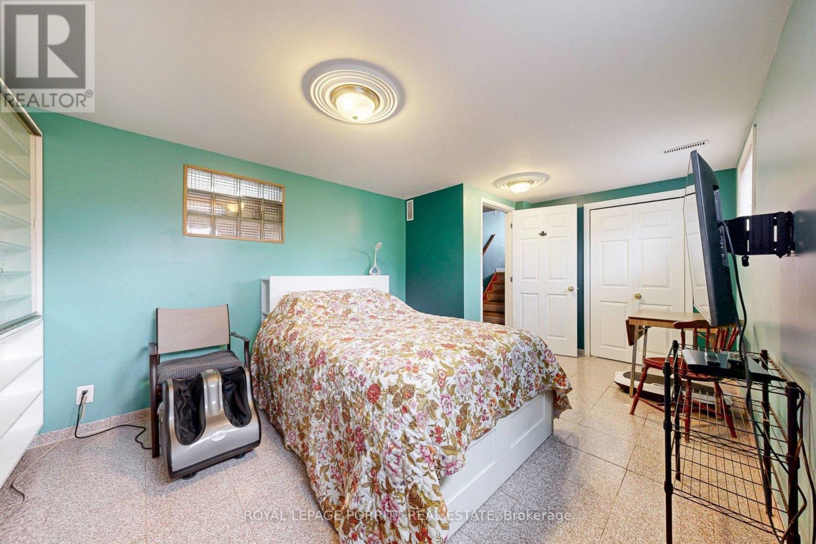 1435 Strathy Avenue, Mississauga, Ontario  L5E 2L3 - Photo 30 - W12851392