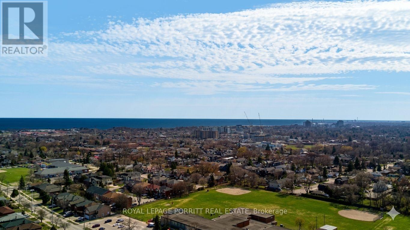 1435 Strathy Avenue, Mississauga, Ontario  L5E 2L3 - Photo 48 - W12851392