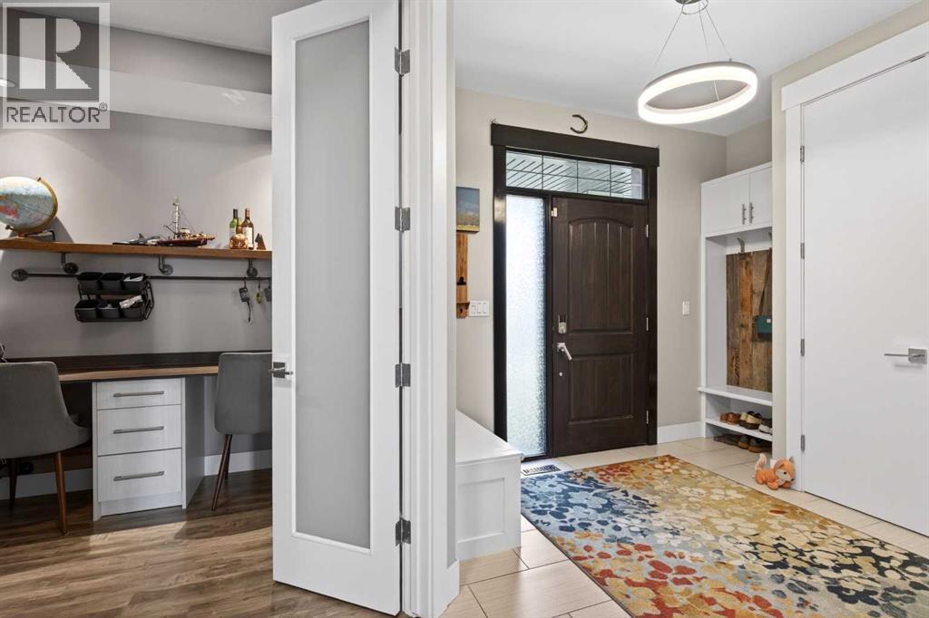 120 Baysprings Court Sw, Airdrie, Alberta  T4B 3X7 - Photo 3 - A2304553