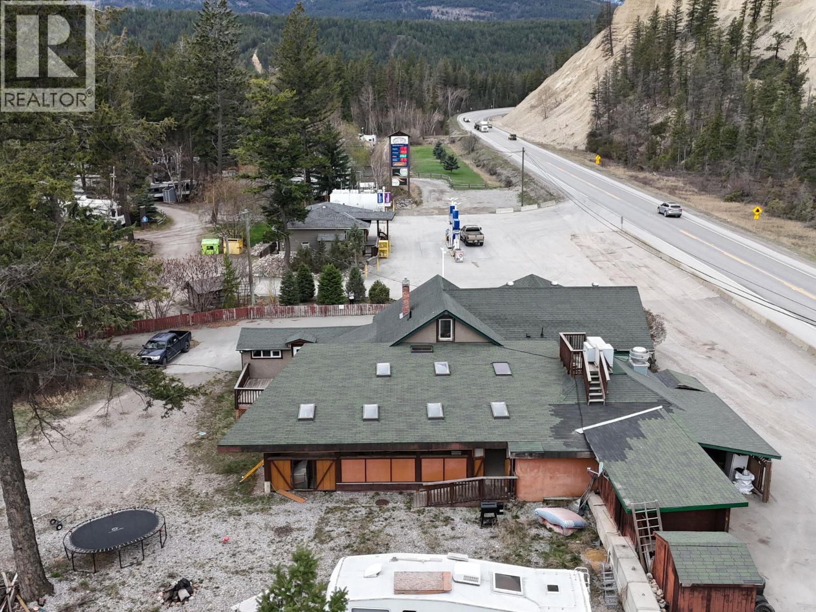 5388 93/95 Highway, Fairmont Hot Springs, British Columbia  V0A 1K4 - Photo 3 - 10384032