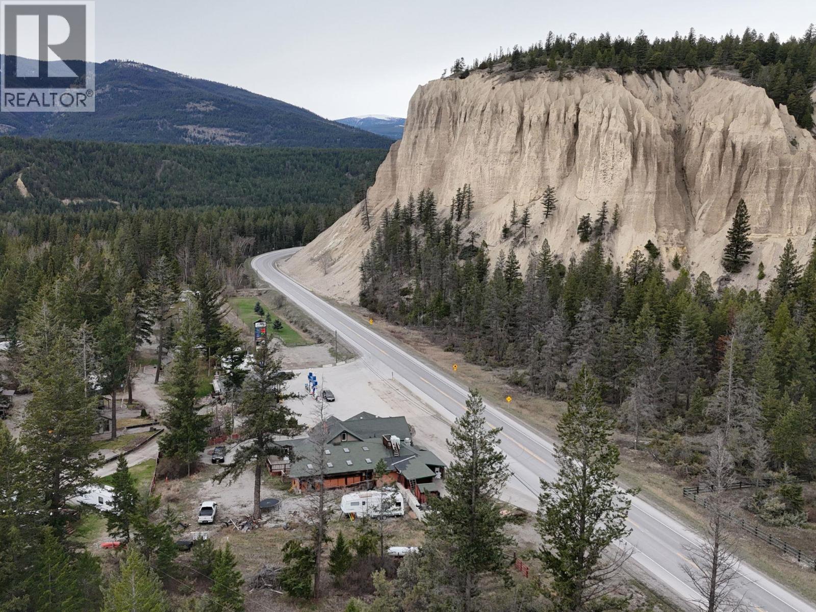 5388 93/95 Highway, Fairmont Hot Springs, British Columbia  V0A 1K4 - Photo 5 - 10384032