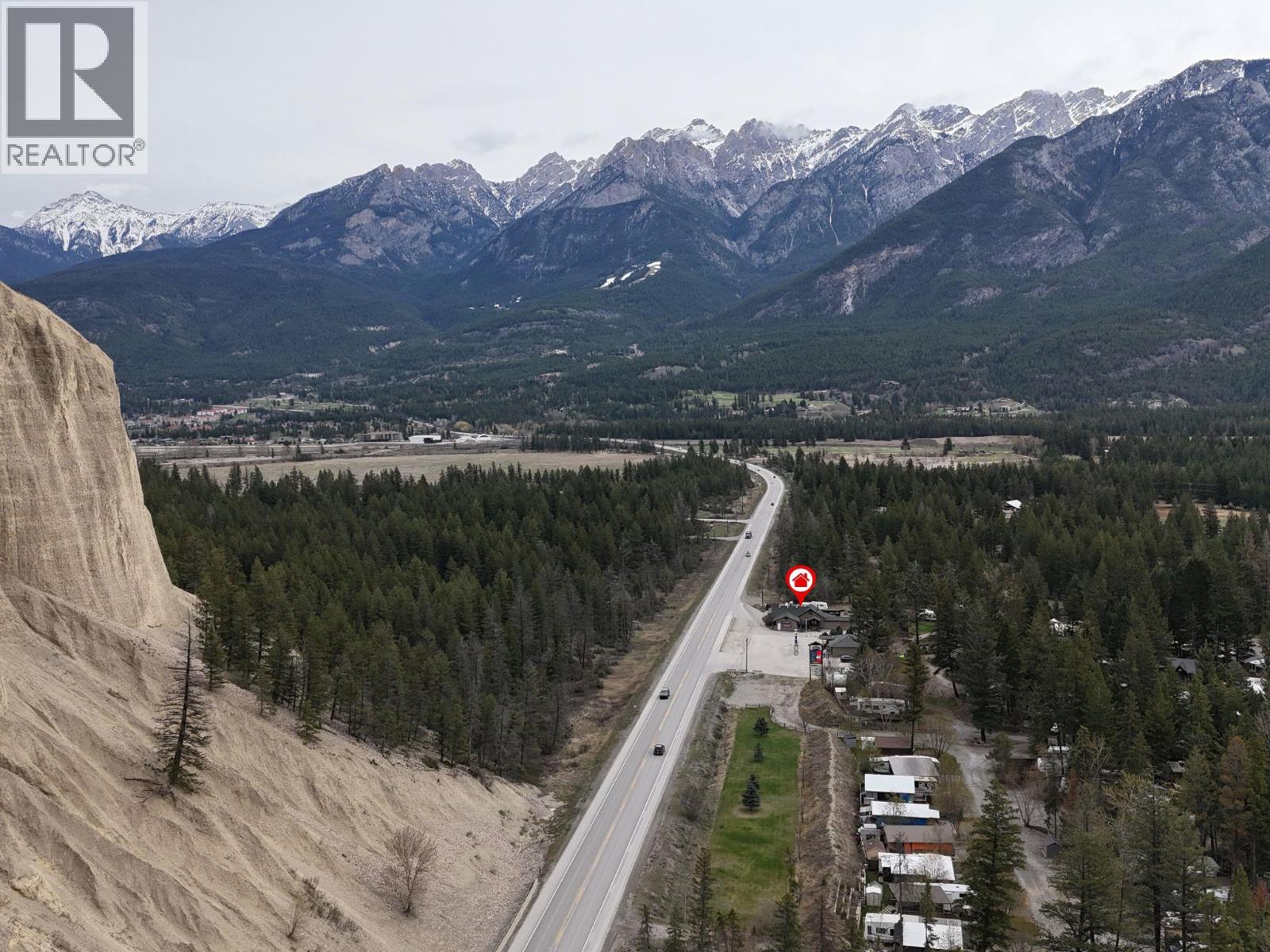 5388 93/95 Highway, Fairmont Hot Springs, British Columbia  V0A 1K4 - Photo 7 - 10384032