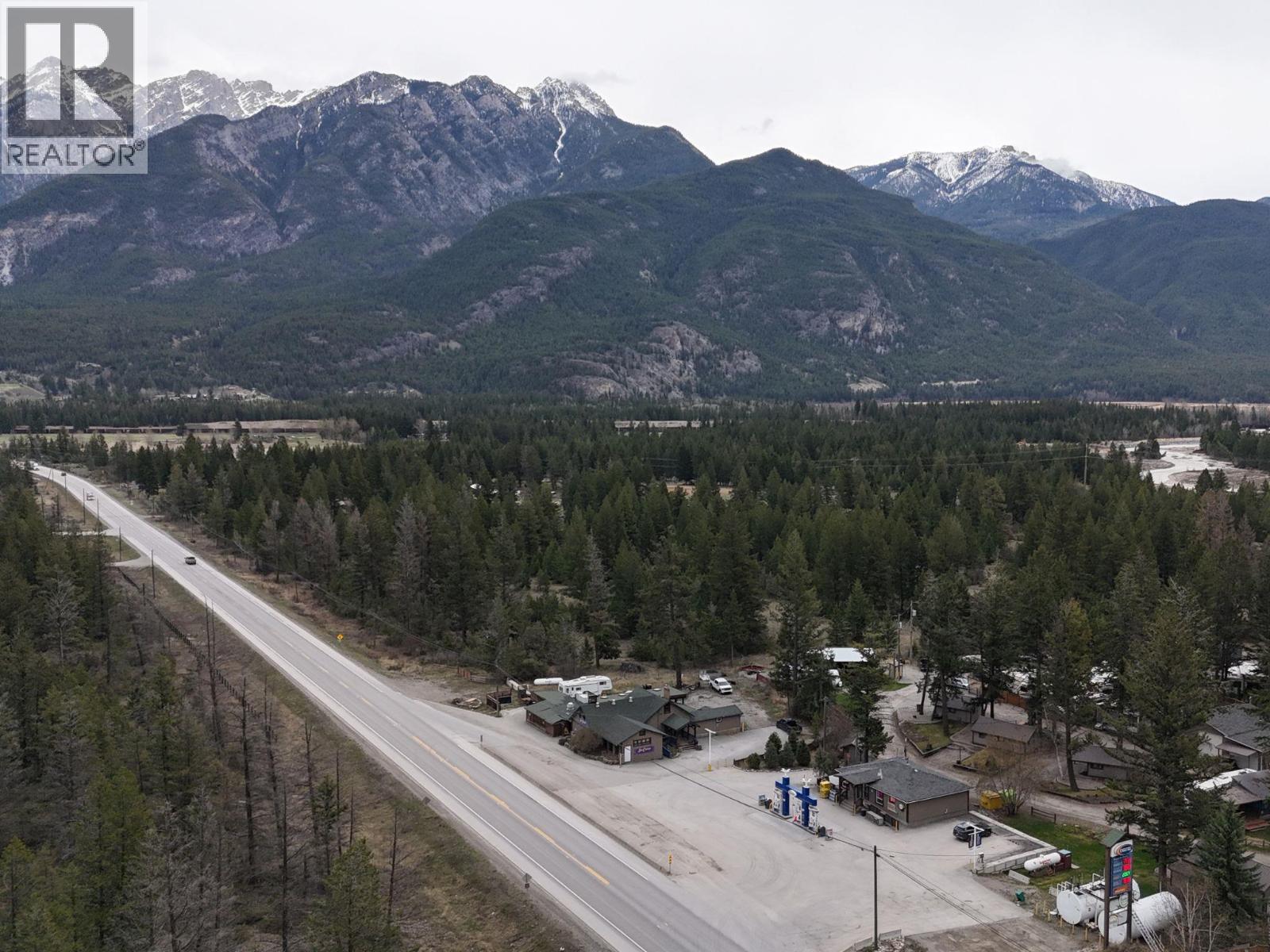 5388 93/95 Highway, Fairmont Hot Springs, British Columbia  V0A 1K4 - Photo 8 - 10384032