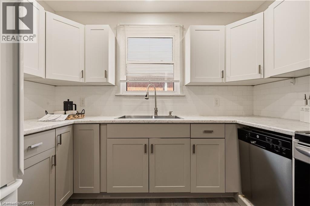 148 Huxley Avenue S, Hamilton, Ontario  L8K 2R1 - Photo 14 - 40823914