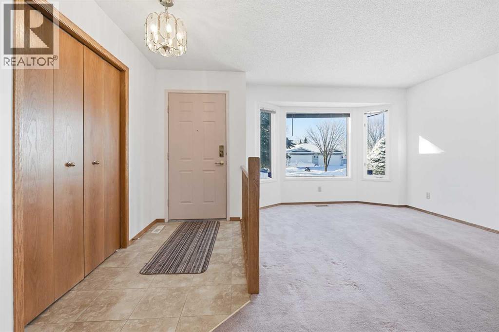 12 Arbour Cliff Close NW, Calgary, Alberta  T3G 3W8 - Photo 2 - A2276284