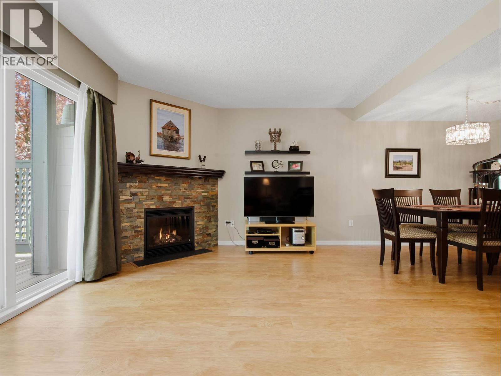 3862 Pentland Court, Burnaby, British Columbia  V3N 4L4 - Photo 6 - R3115436