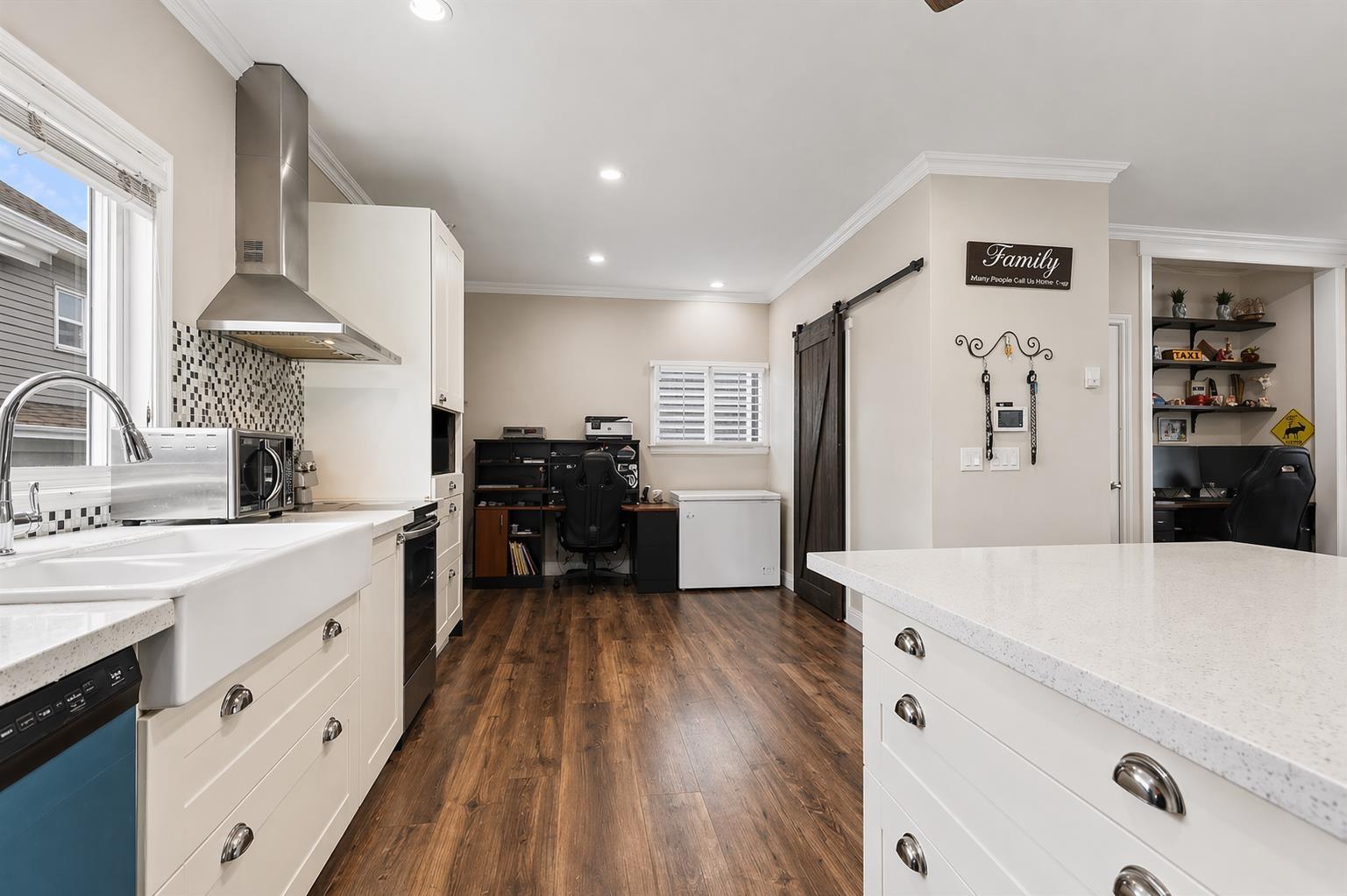 6965 192 Street, Surrey, British Columbia  V4N 5W6 - Photo 4 - R3104392