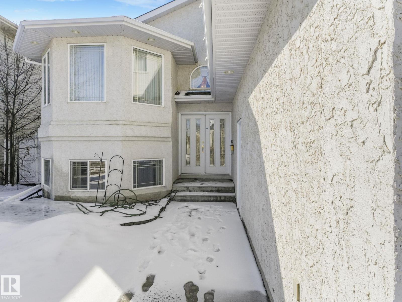 1054 Ormsby Cr Nw, Edmonton, Alberta  T5T 6J5 - Photo 2 - E4483778