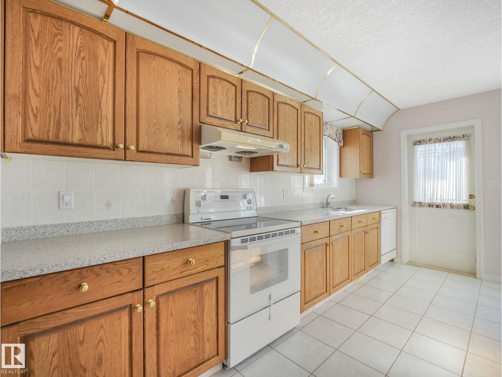 1054 Ormsby Cr Nw, Edmonton, Alberta  T5T 6J5 - Photo 17 - E4483778