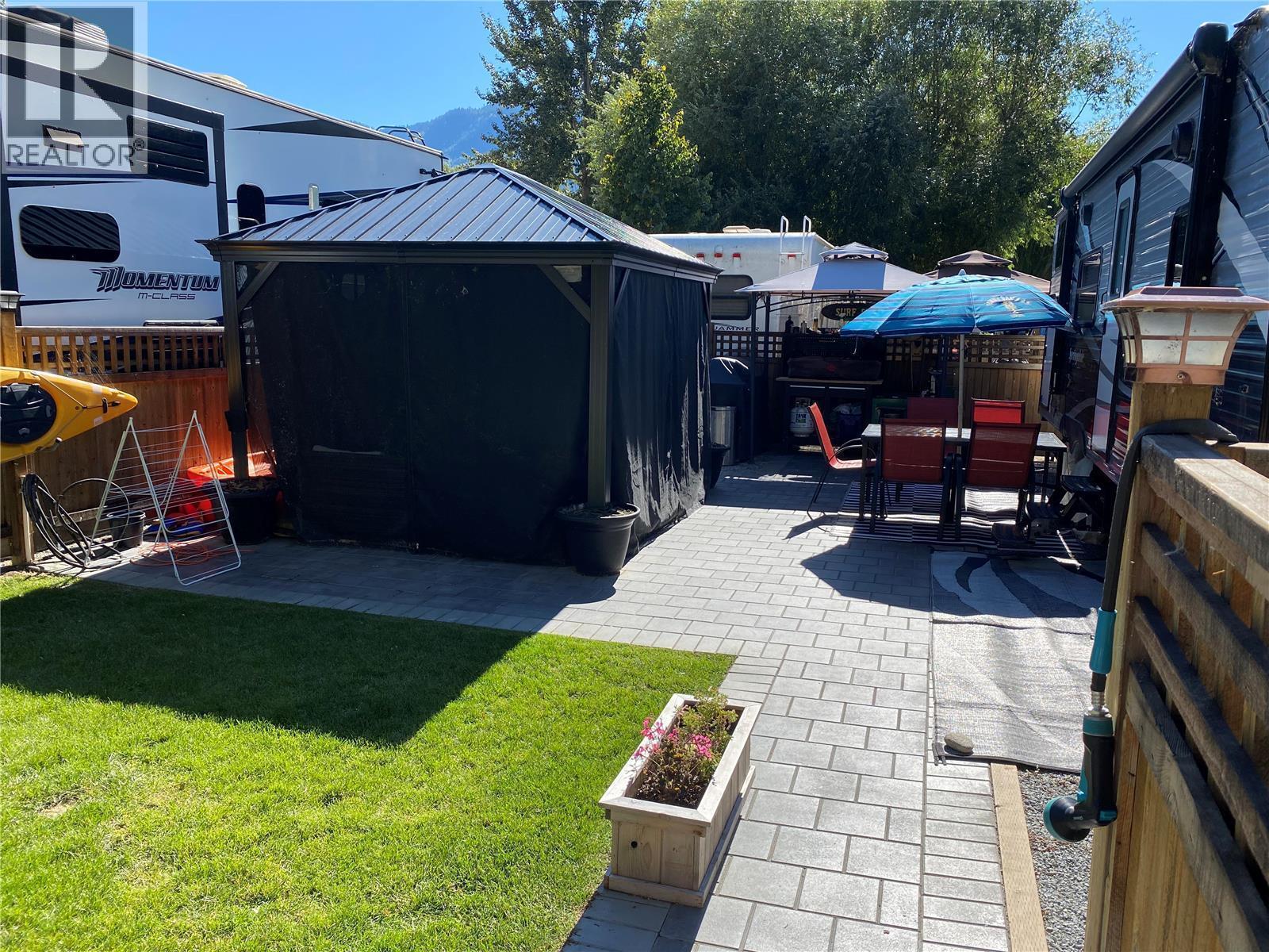 55 Cottonwood Drive N, Lee Creek, British Columbia  V0E 1M4 - Photo 20 - 10384755