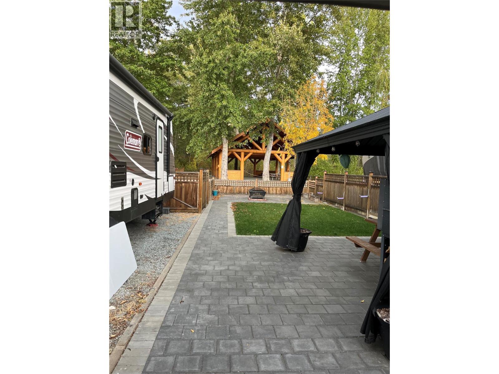 55 Cottonwood Drive N, Lee Creek, British Columbia  V0E 1M4 - Photo 19 - 10384755