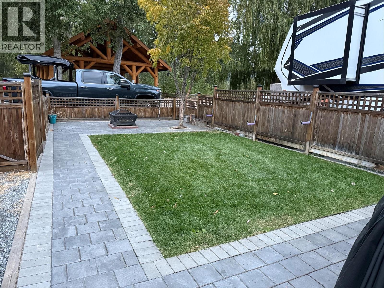 55 Cottonwood Drive N, Lee Creek, British Columbia  V0E 1M4 - Photo 8 - 10384755