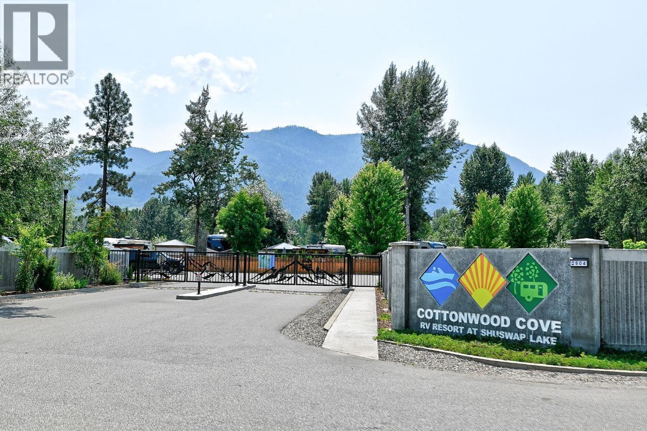 55 Cottonwood Drive N, Lee Creek, British Columbia  V0E 1M4 - Photo 39 - 10384755