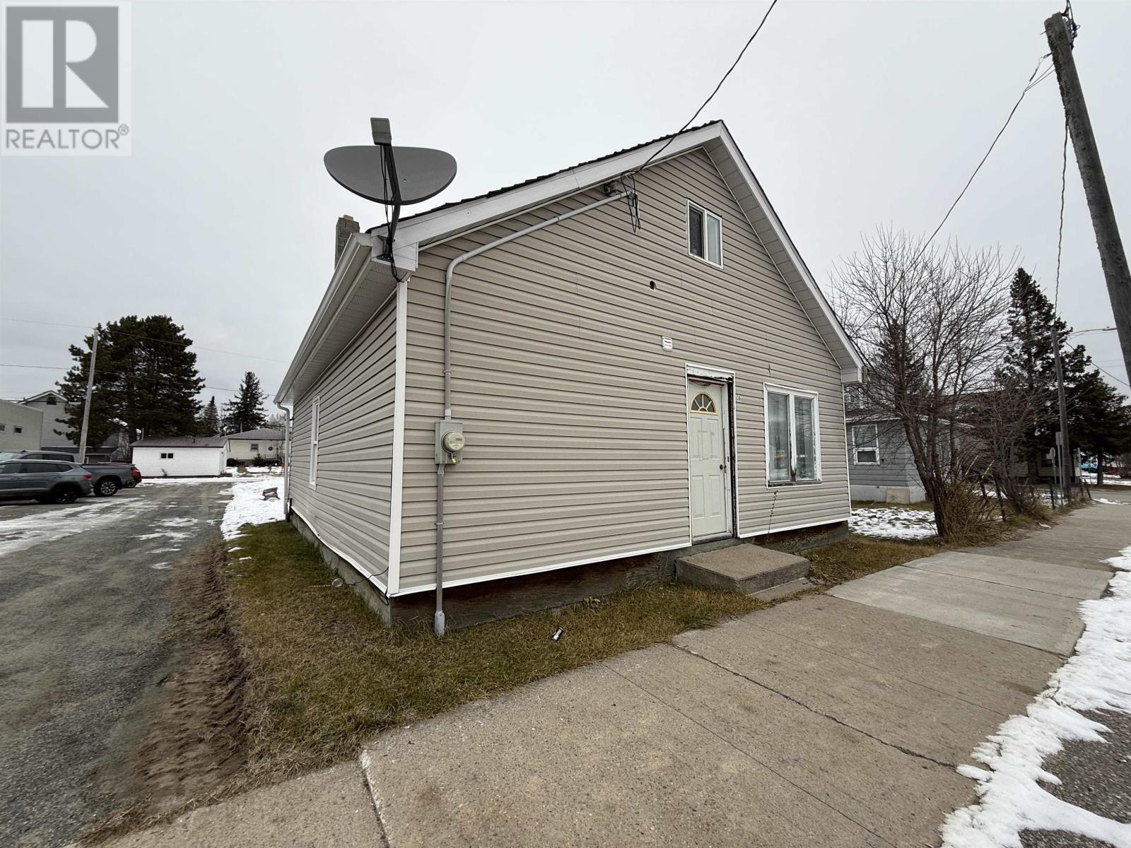 38 King ST, Sioux Lookout, Ontario