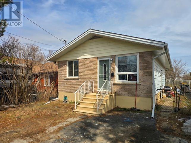 326 Dewe Ave, Thunder Bay, Ontario