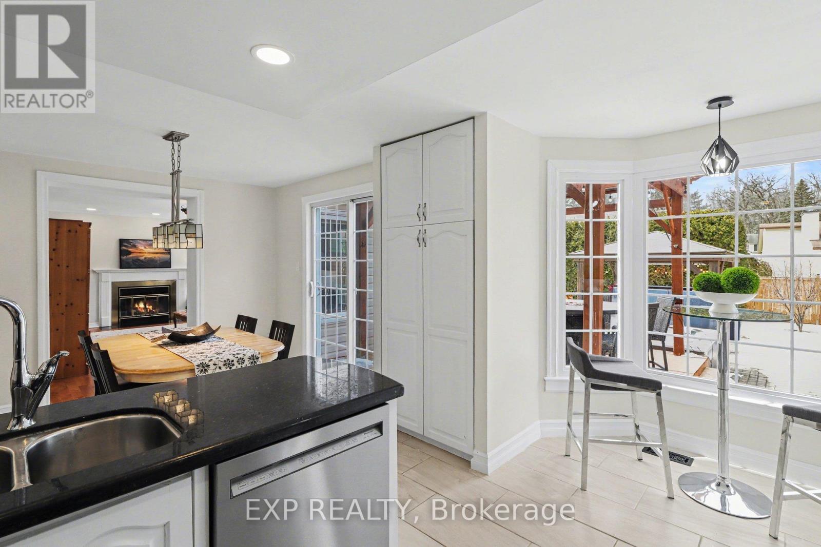 1528 Missyabit Drive, Ottawa, Ontario  K1E 2M6 - Photo 12 - X12920670