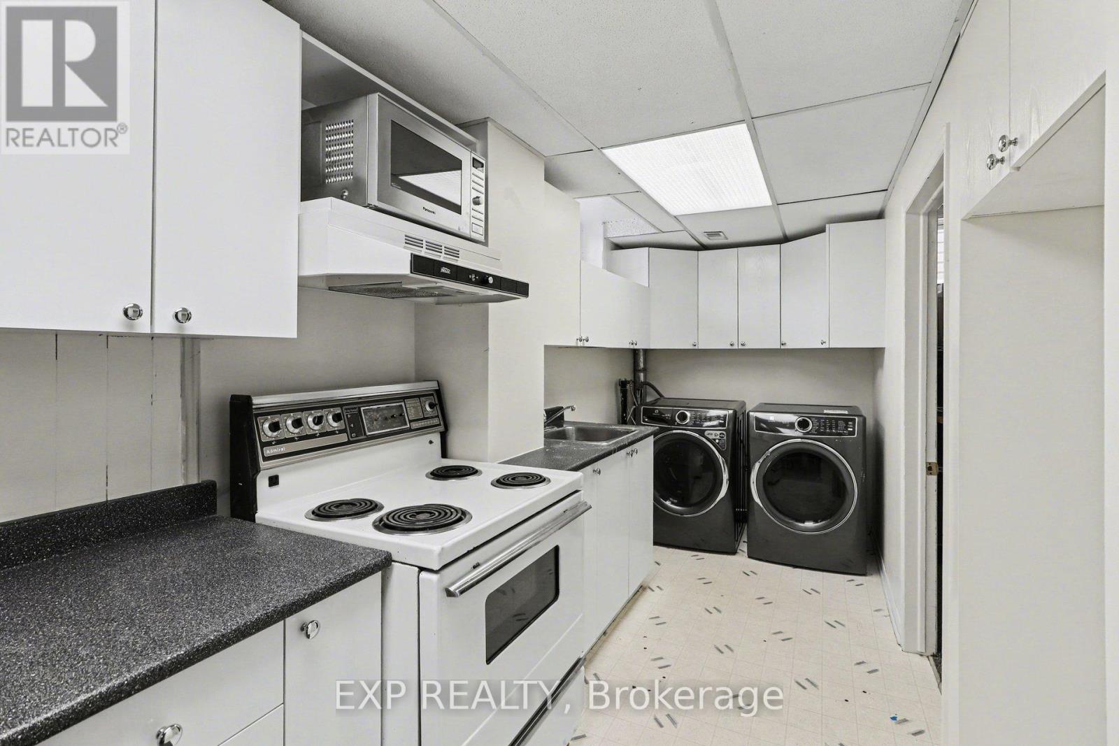 1528 Missyabit Drive, Ottawa, Ontario  K1E 2M6 - Photo 29 - X12920670