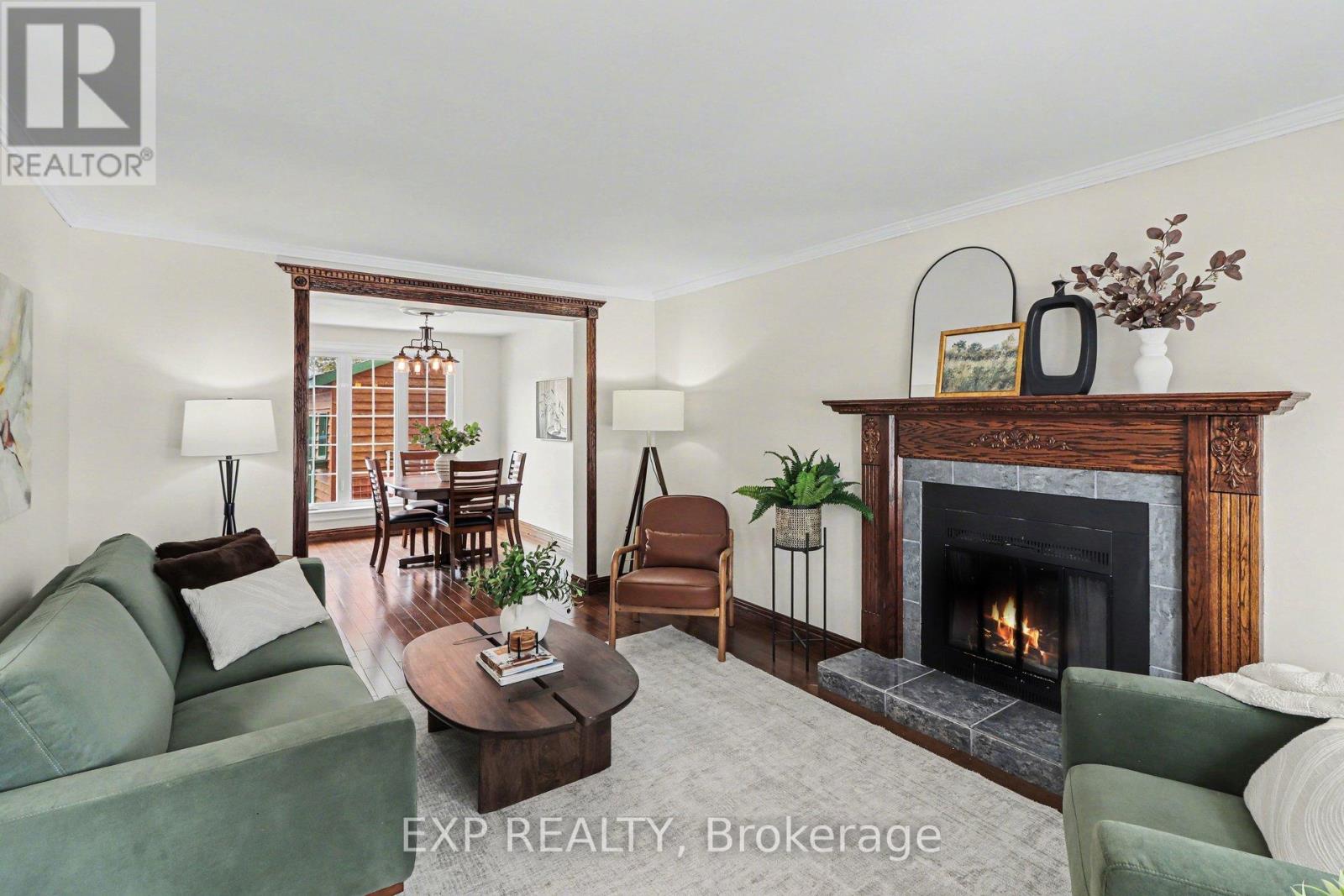 1528 Missyabit Drive, Ottawa, Ontario  K1E 2M6 - Photo 5 - X12920670