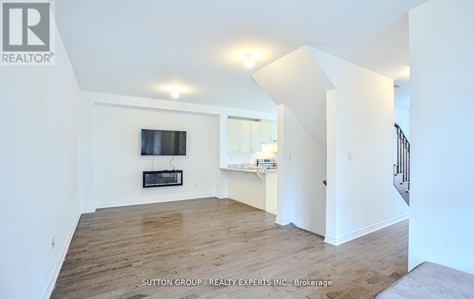 65 Fruitvale Circle, Brampton, Ontario  L0P 1N0 - Photo 11 - W12976550