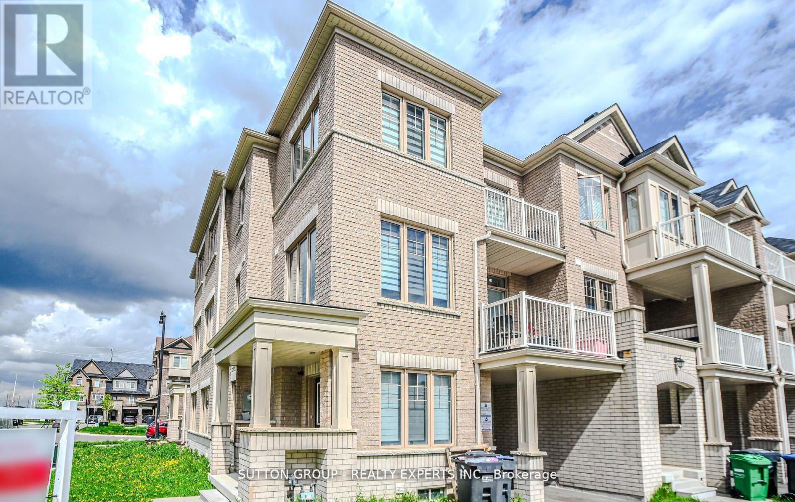 65 Fruitvale Circle, Brampton, Ontario  L0P 1N0 - Photo 2 - W12976550