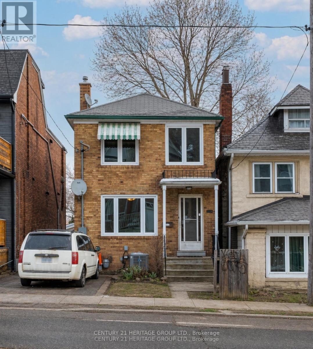 215 KEELE STREET, Toronto, Ontario