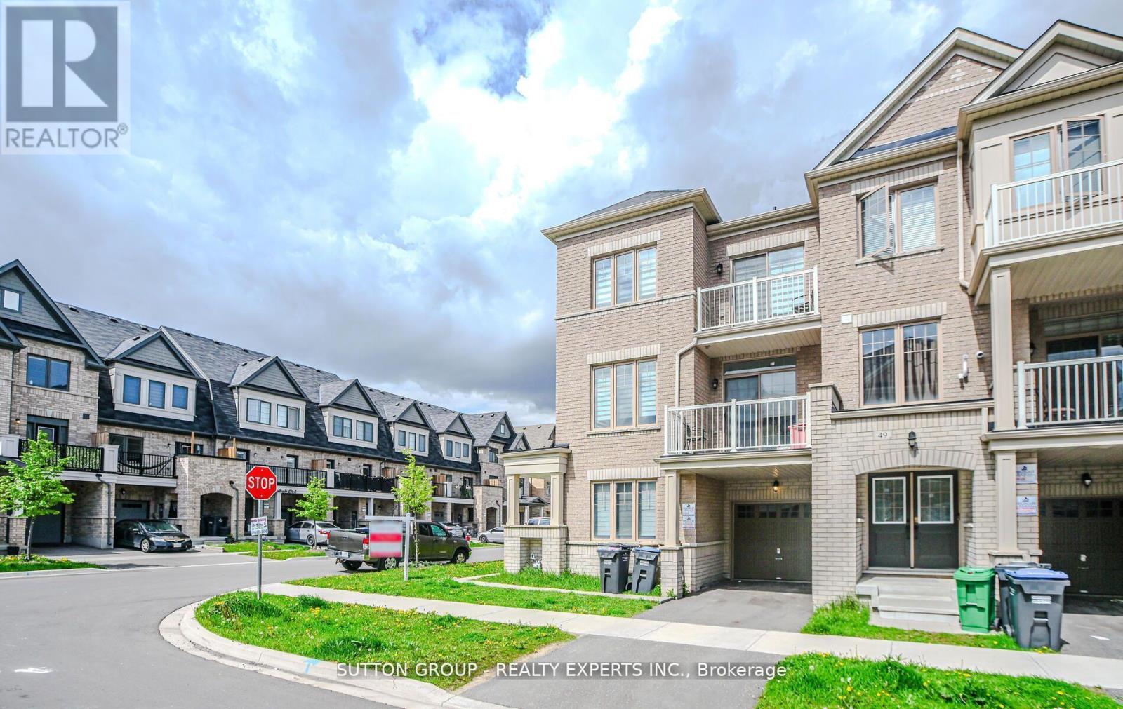 65 Fruitvale Circle, Brampton, Ontario  L0P 1N0 - Photo 4 - W12976550