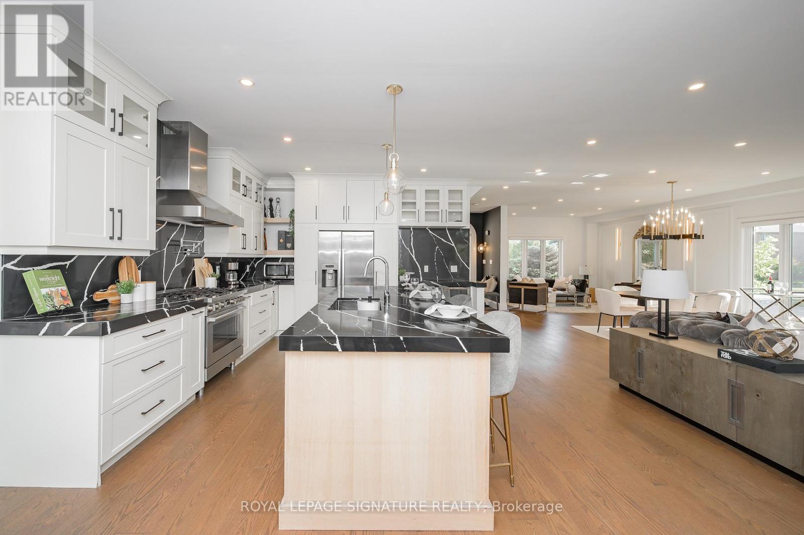 2324 Hilltop Lane, Oakville, Ontario  L6M 3M8 - Photo 12 - W13035778