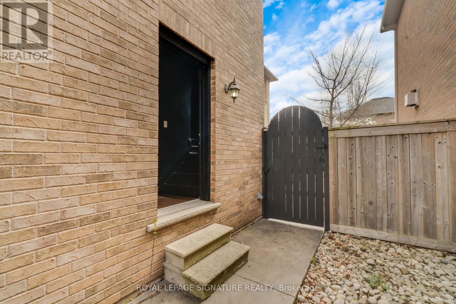 2324 Hilltop Lane, Oakville, Ontario  L6M 3M8 - Photo 49 - W13035778