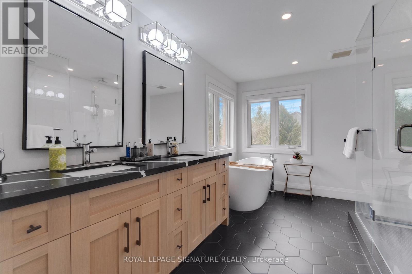 2324 Hilltop Lane, Oakville, Ontario  L6M 3M8 - Photo 20 - W13035778