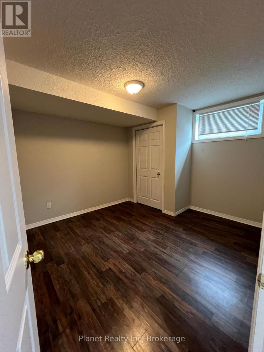 32 Floral Drive, Guelph, Ontario  N1G 1R1 - Photo 3 - X13040516