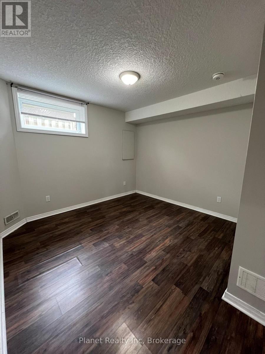 32 Floral Drive, Guelph, Ontario  N1G 1R1 - Photo 4 - X13040516