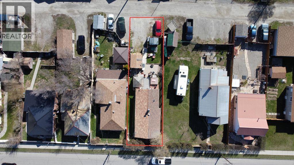 216 3rd Avenue S, Cranbrook, British Columbia  V1C 2B7 - Photo 4 - 10383669