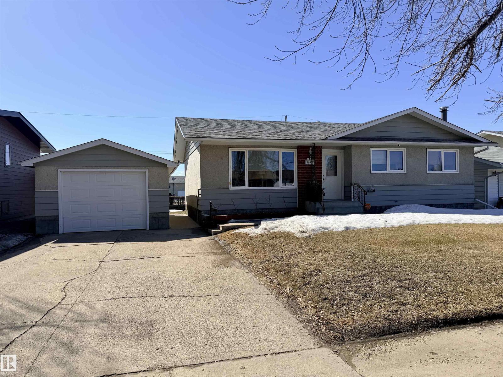 4417 48 AV, st. paul town, Alberta