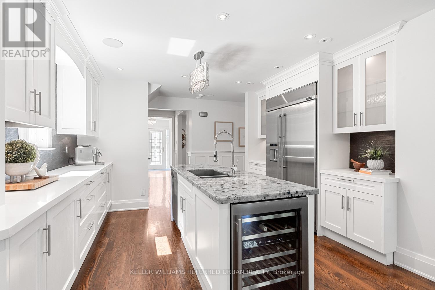 5 Lawrence Crescent, Toronto, Ontario  M4N 1M9 - Photo 4 - C13040522