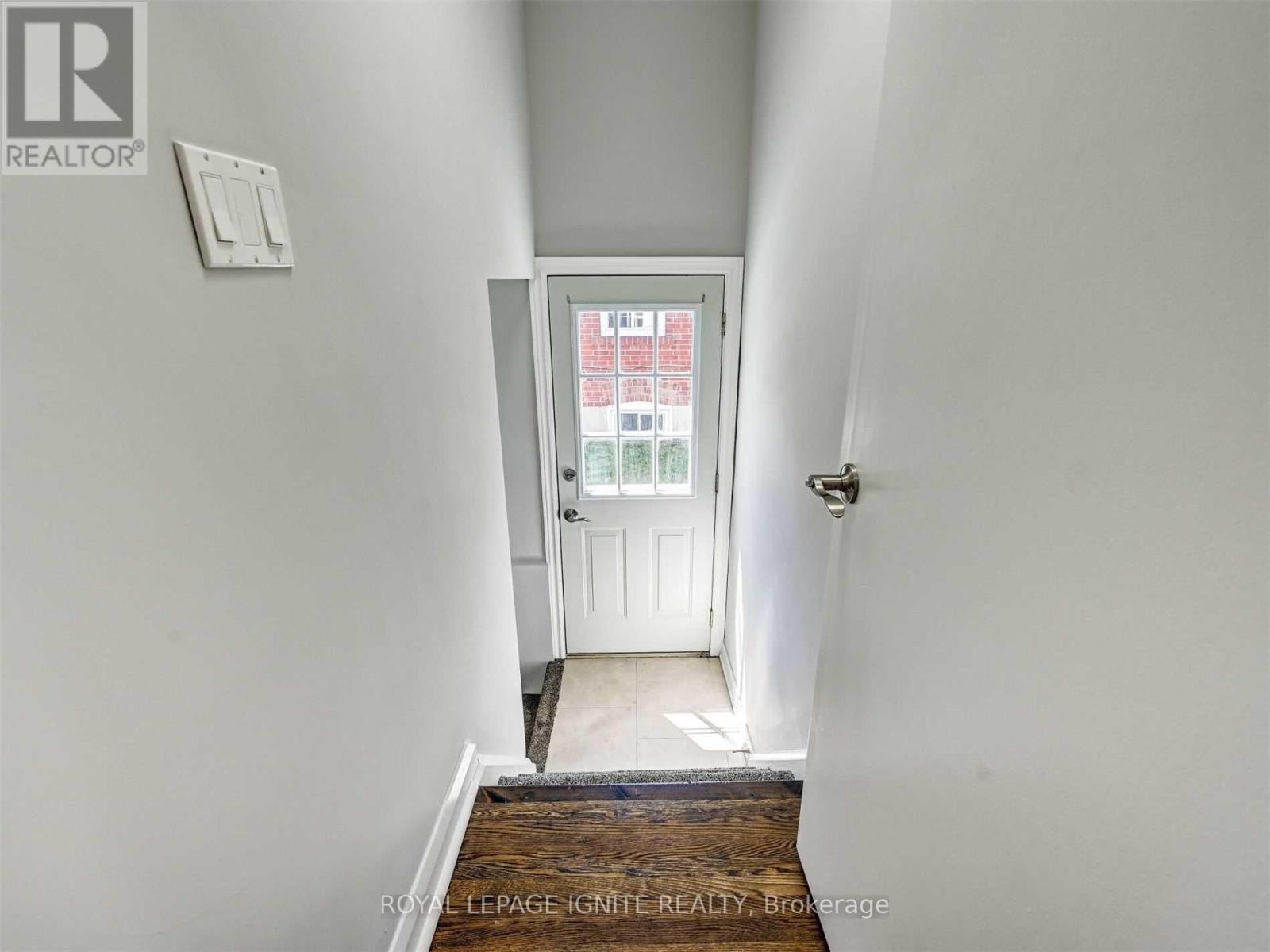 Bsmt Studio - 106 Gilroy Drive, Toronto, Ontario  M1P 2A1 - Photo 2 - E13040478