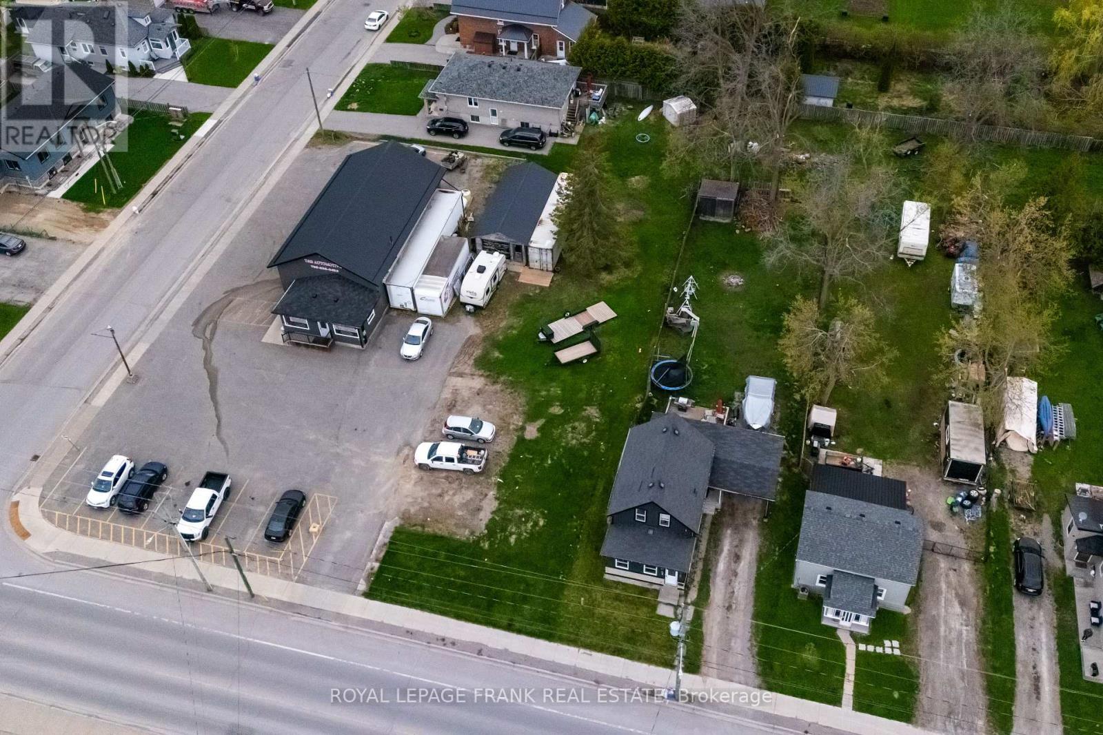 118 Queen Street, Kawartha Lakes, Ontario  K9V 4R3 - Photo 2 - X12692558