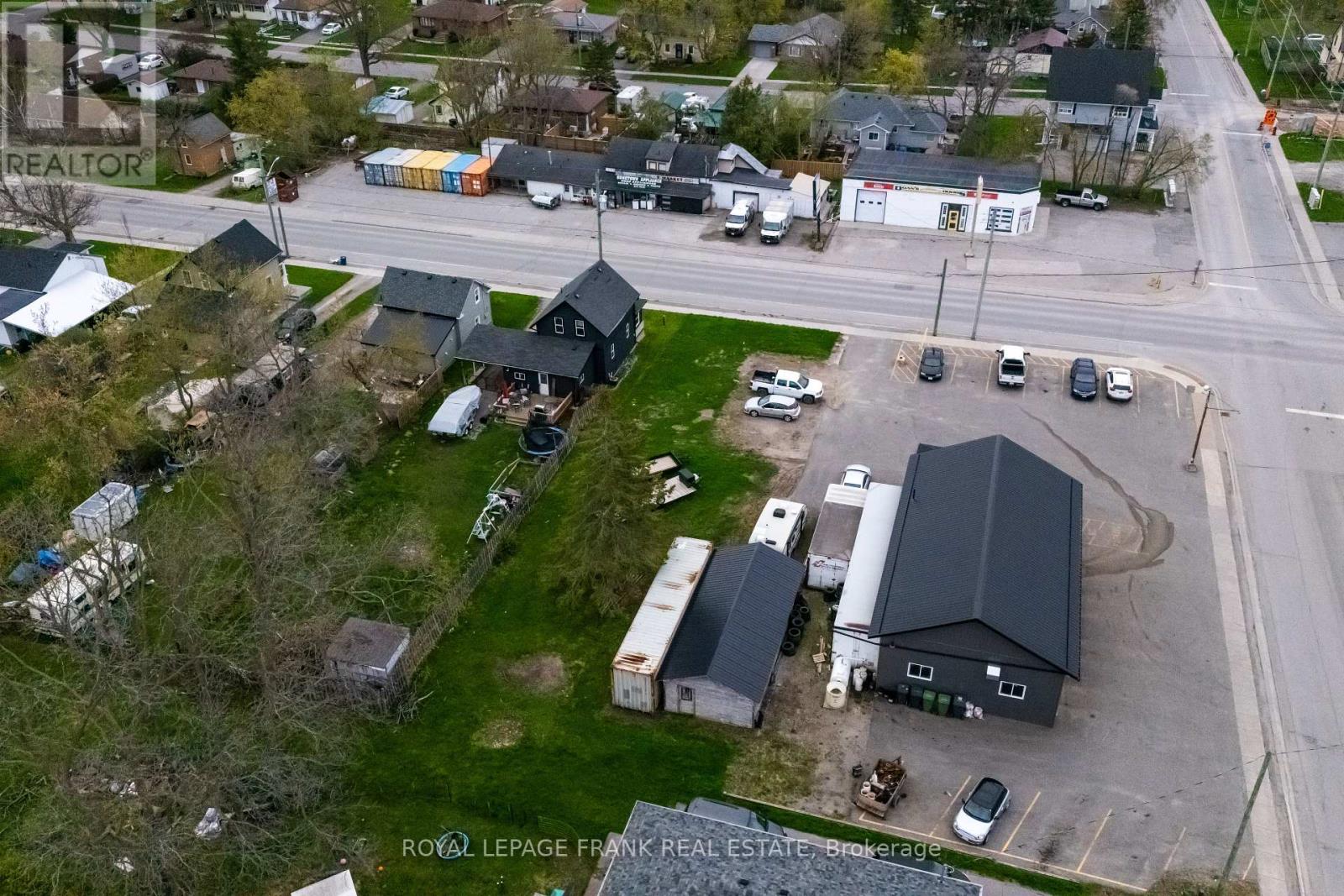 118 Queen Street, Kawartha Lakes, Ontario  K9V 4R3 - Photo 5 - X12692558