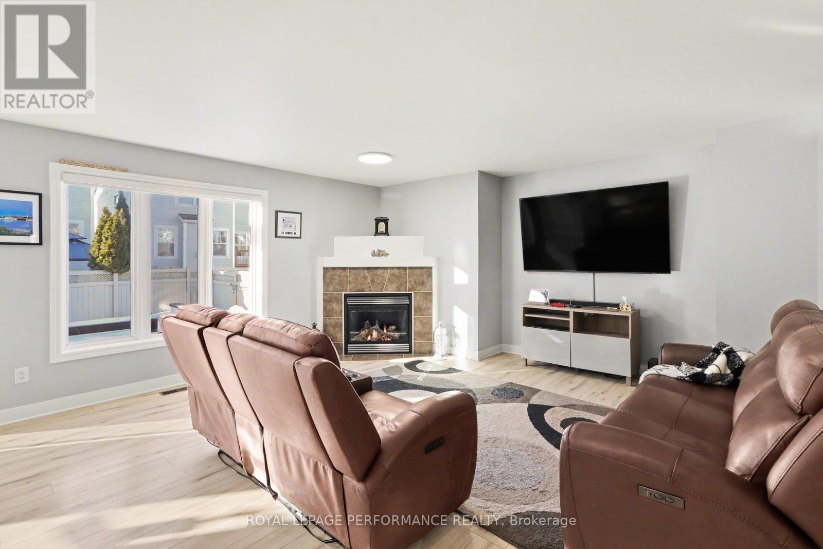 333 Timbertrail Terrace, Ottawa, Ontario  K4A 5A6 - Photo 3 - X12923914