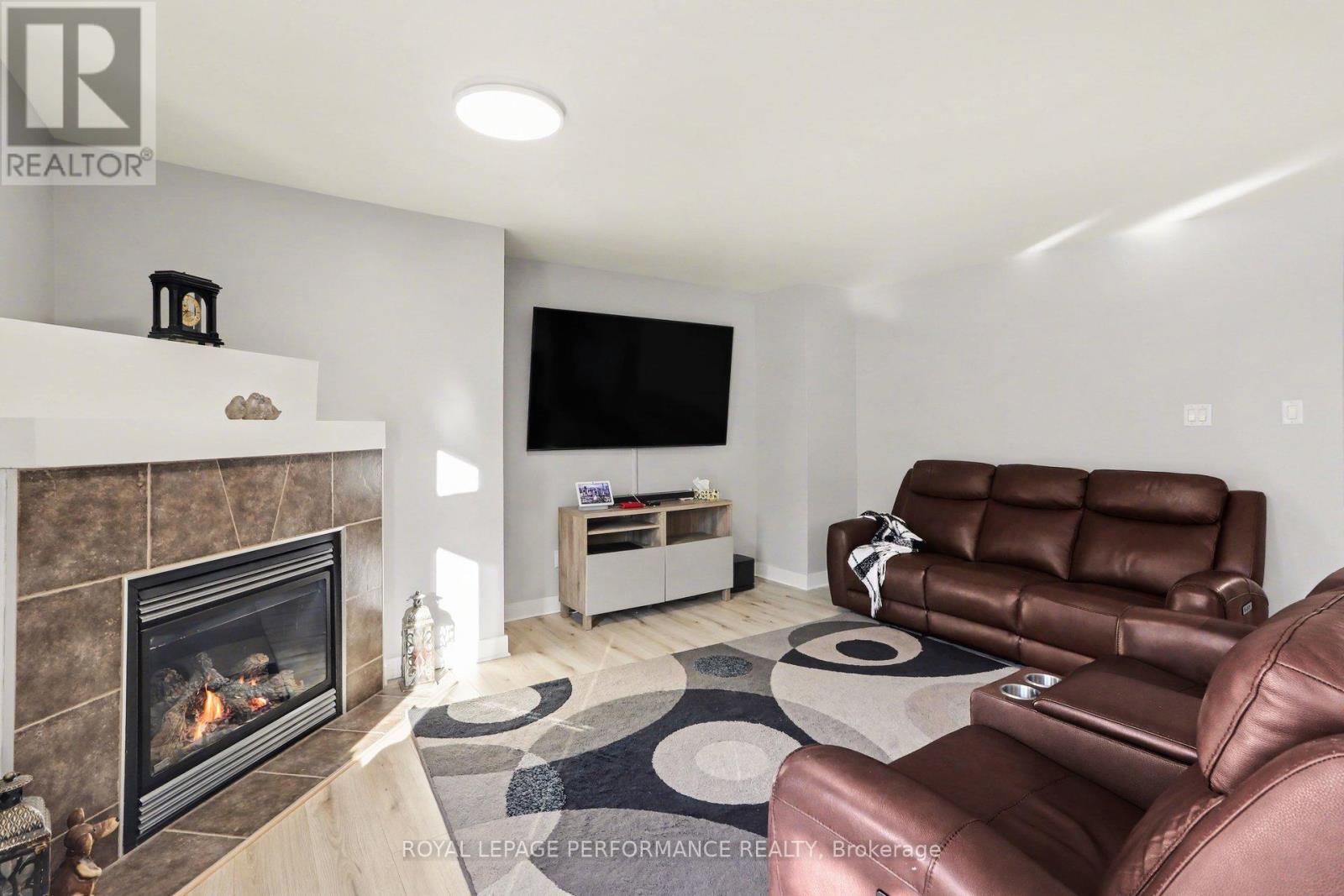 333 Timbertrail Terrace, Ottawa, Ontario  K4A 5A6 - Photo 5 - X12923914