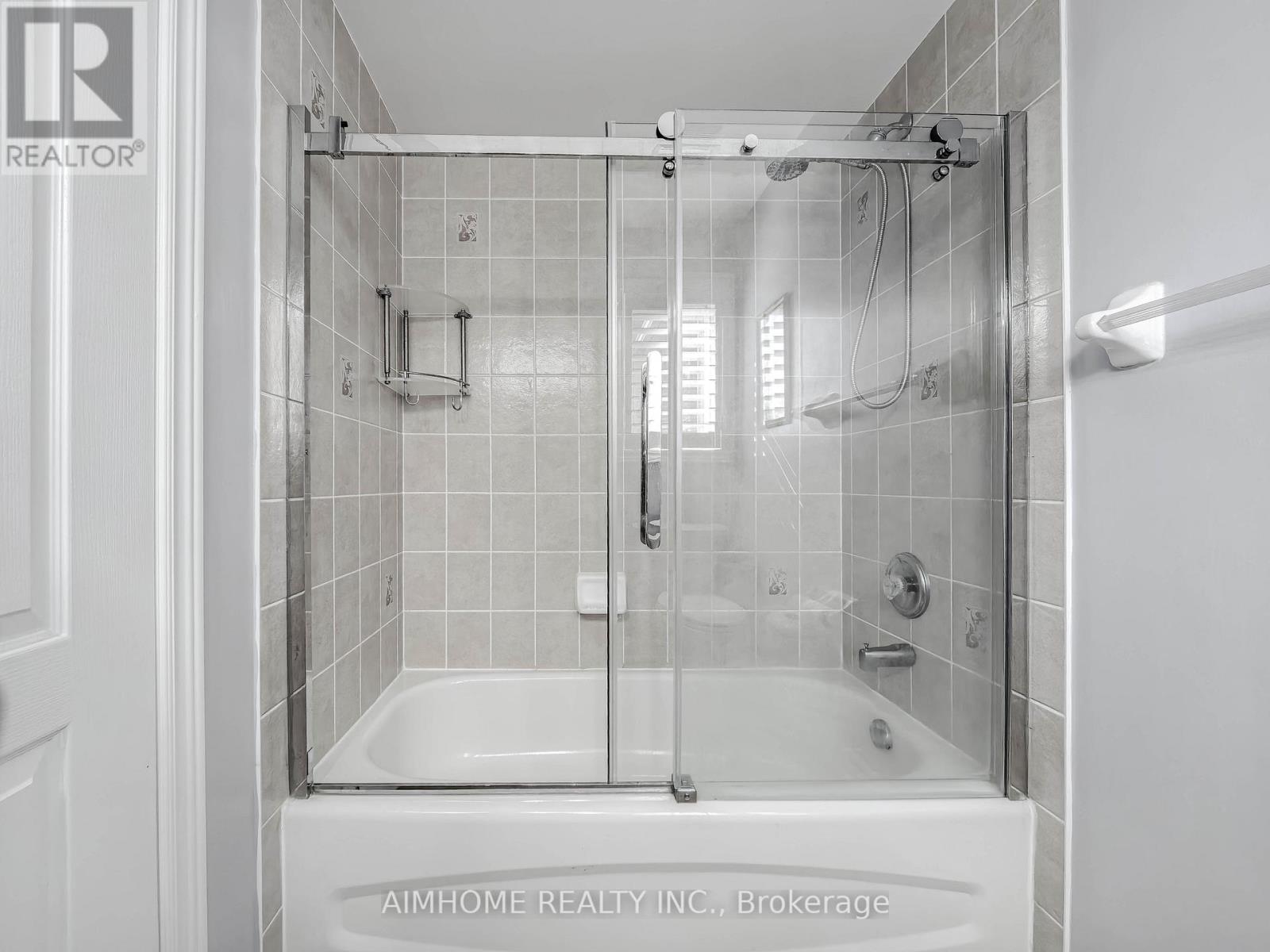 16 Chasser Drive, Markham, Ontario  L6E 1K4 - Photo 30 - N13040518