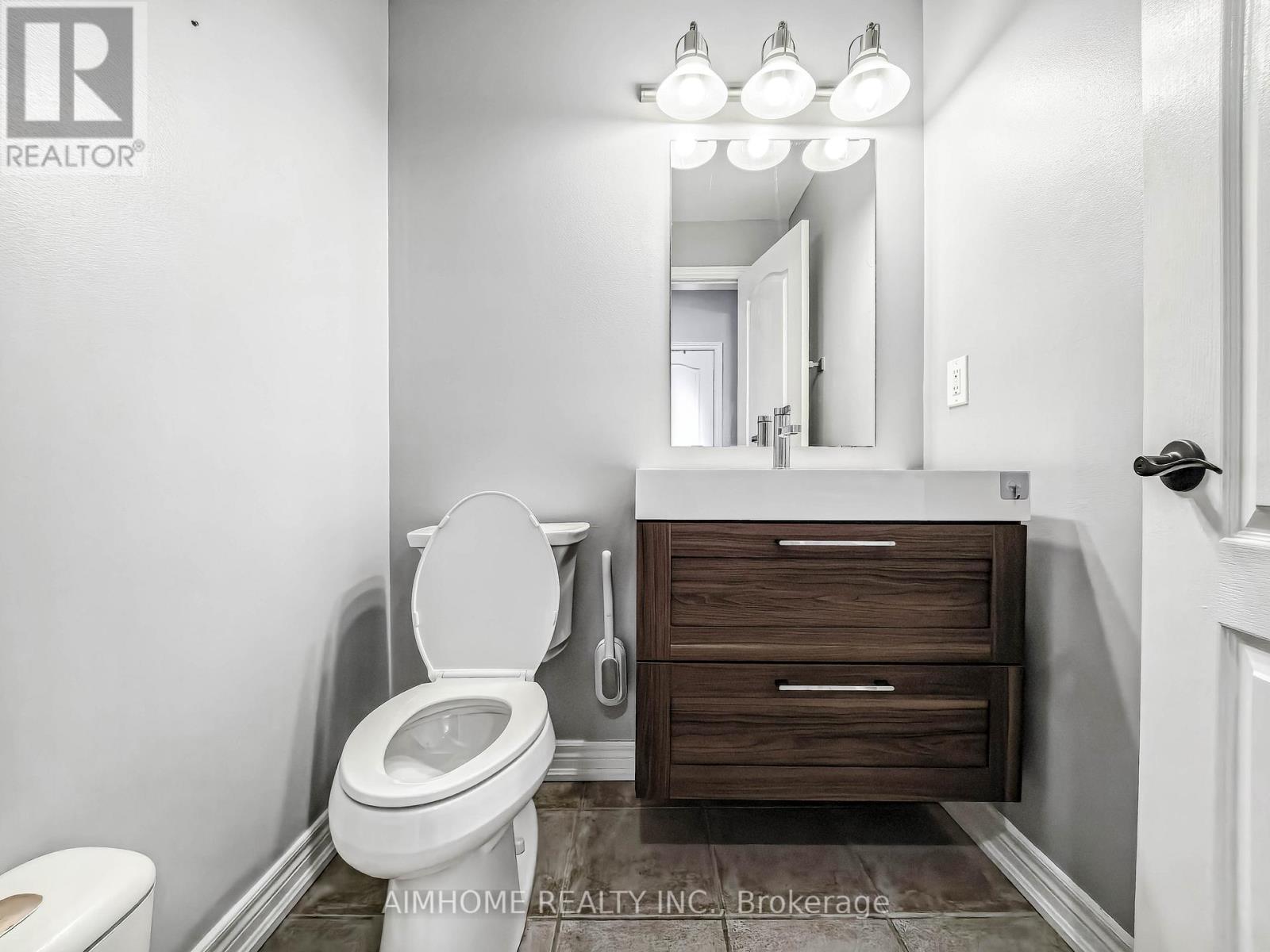 16 Chasser Drive, Markham, Ontario  L6E 1K4 - Photo 7 - N13040518