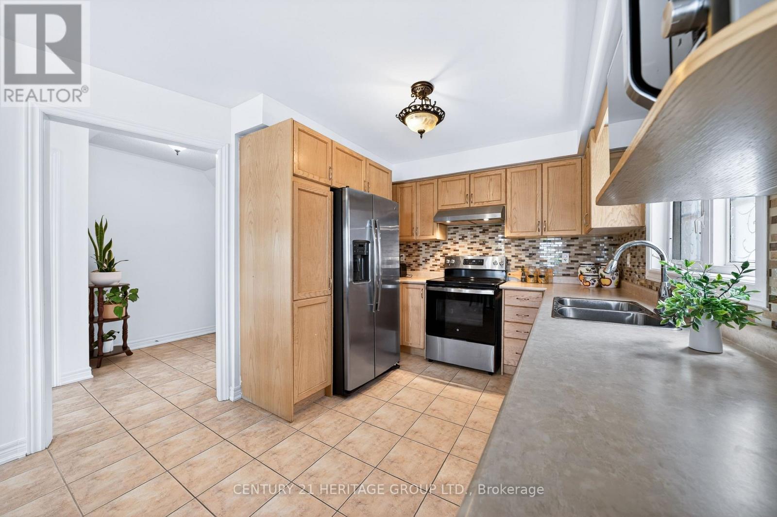 31 Kalvinster Drive, Markham, Ontario  L6B 0A7 - Photo 12 - N13040580