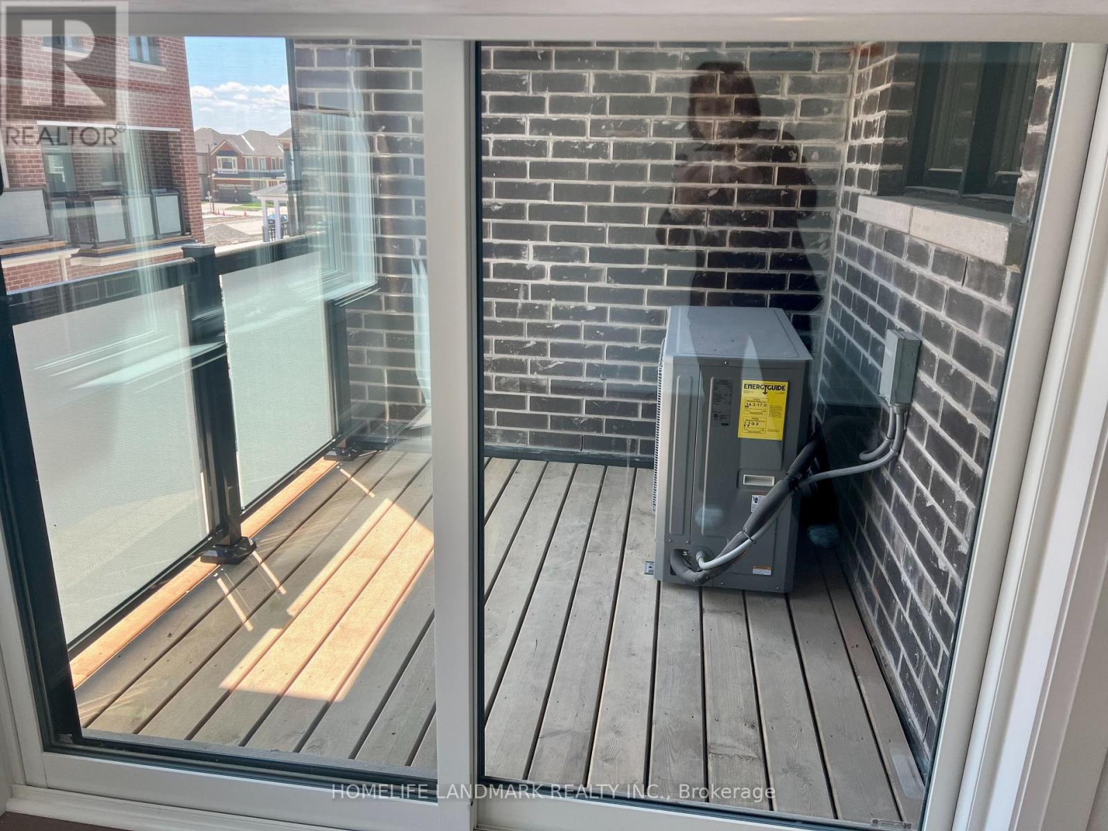 7 Wisla Avenue, Markham, Ontario  L6C 3M1 - Photo 4 - N13040600